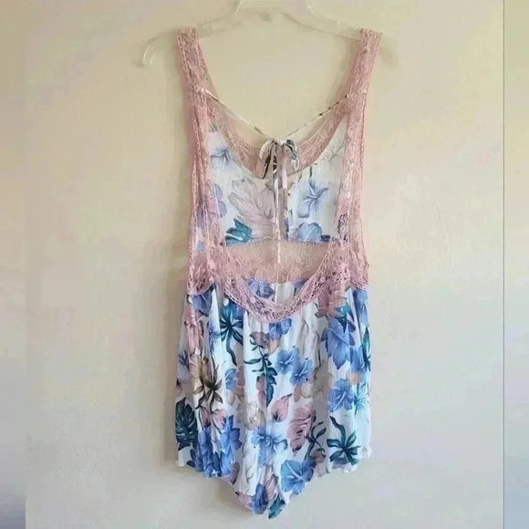 Solemio floral lace sleeveless romper size medium - Picture 9 of 12